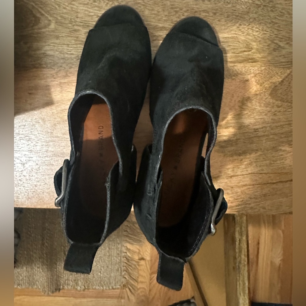 Lucky brand black suede peep toe/side booties - Picture 2 of 5